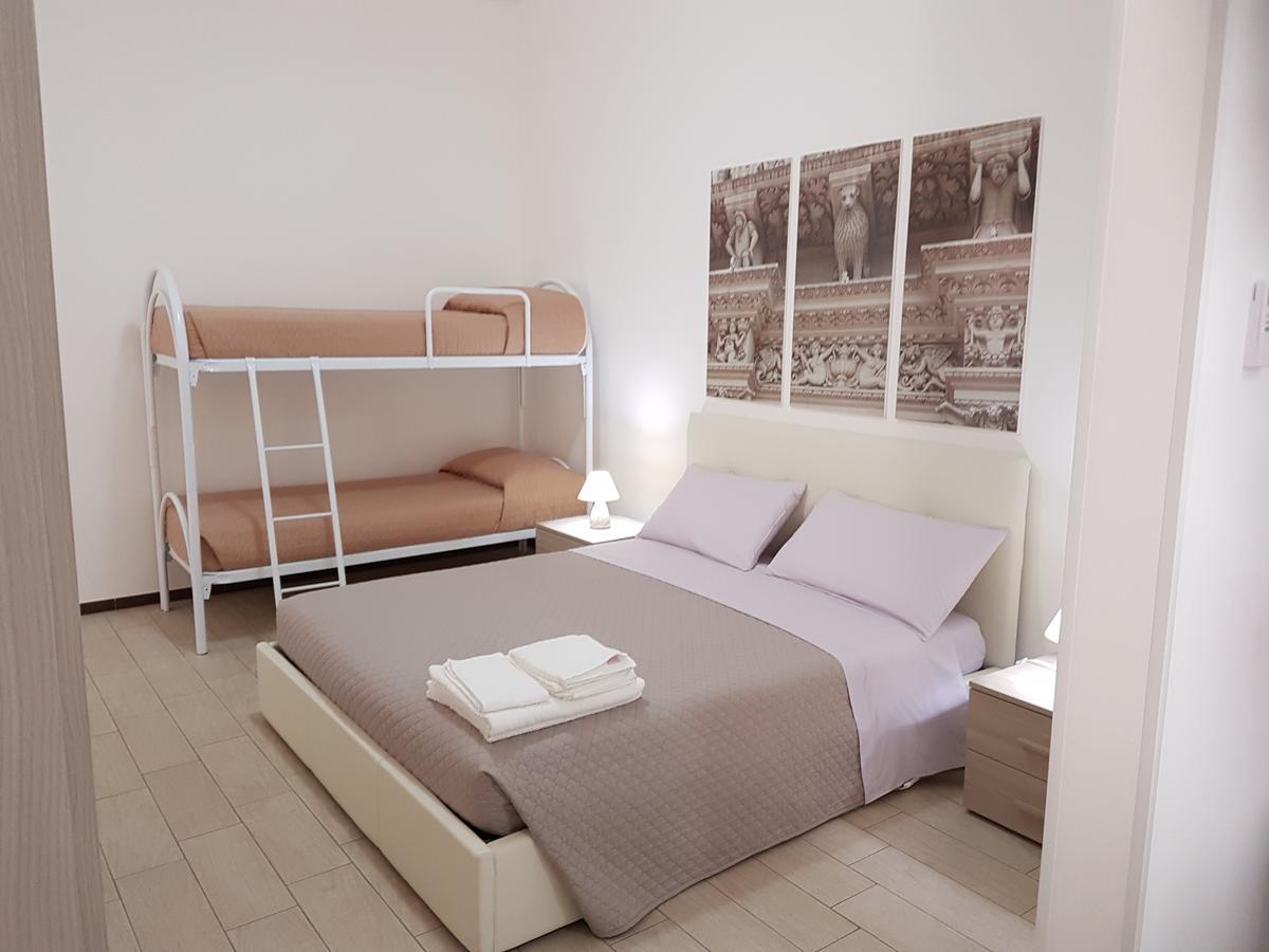 Case Vacanza Via Mozart Porto Cesareo Bagian luar foto