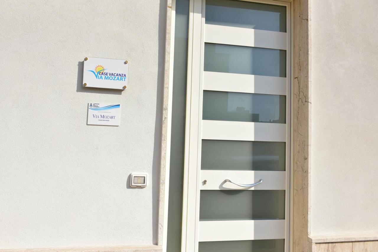 Case Vacanza Via Mozart Porto Cesareo Bagian luar foto