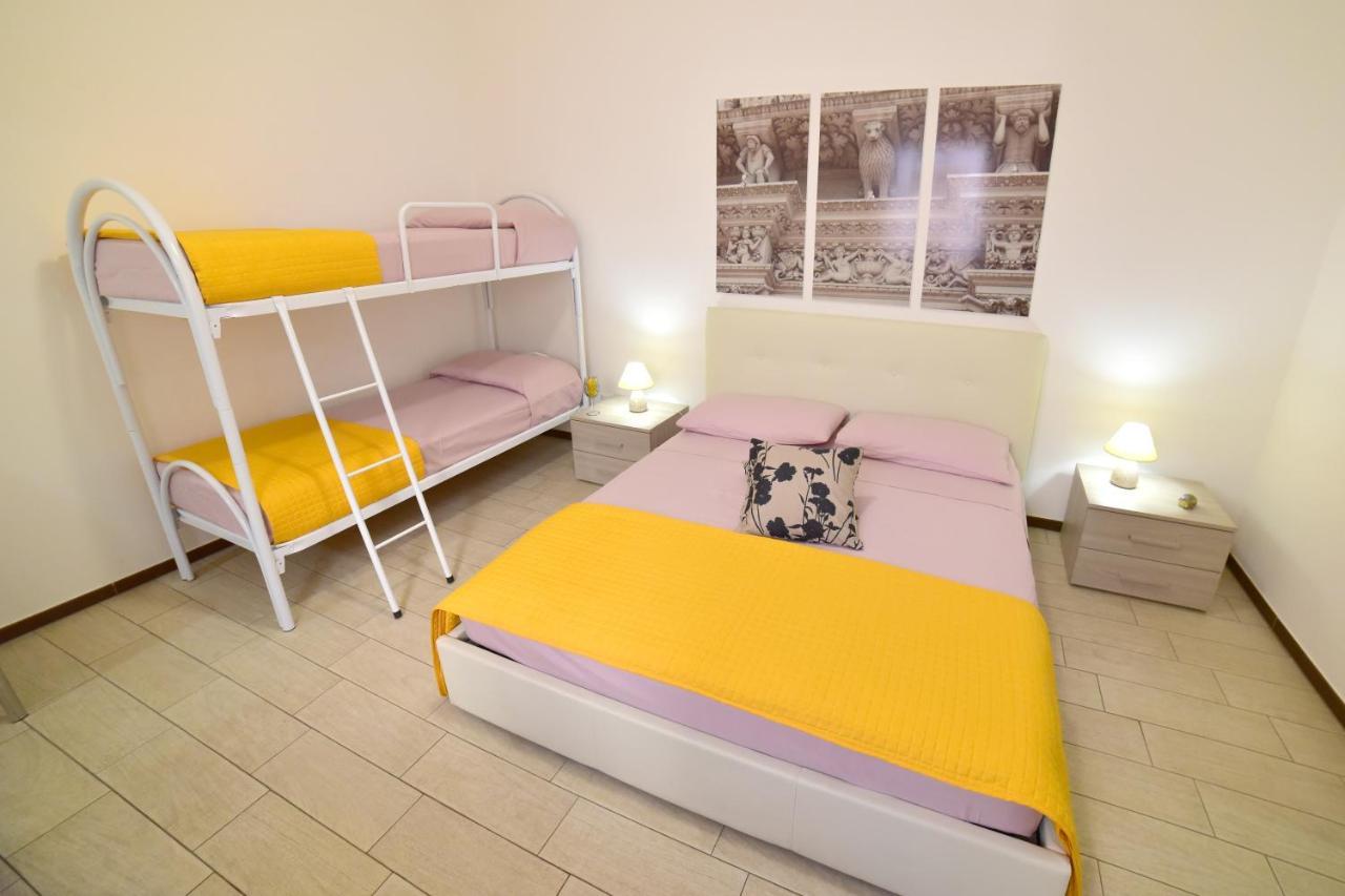 Case Vacanza Via Mozart Porto Cesareo Bagian luar foto