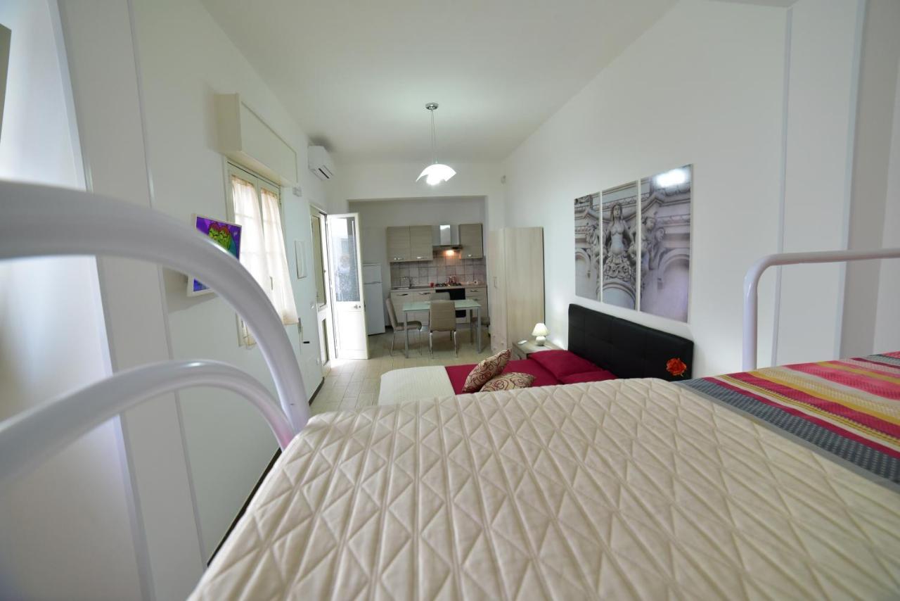 Case Vacanza Via Mozart Porto Cesareo Bagian luar foto